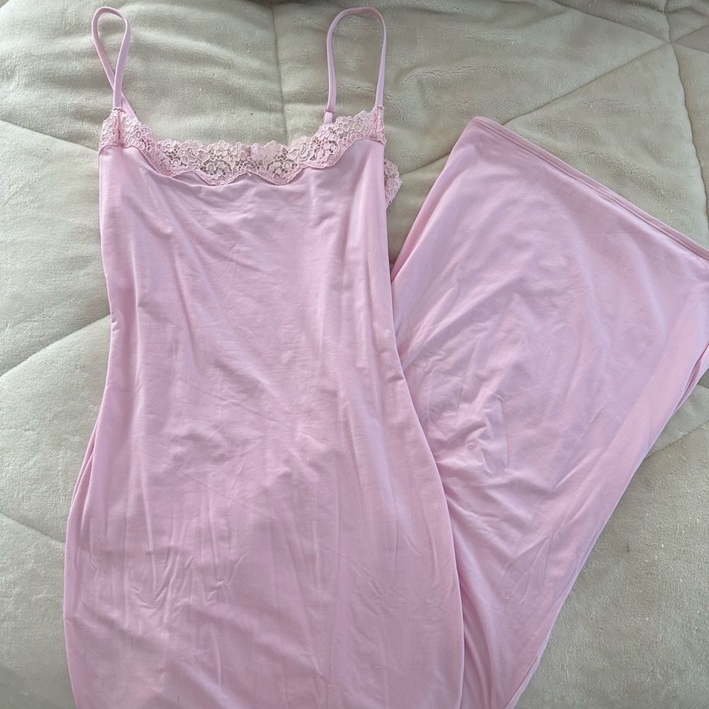 SKIMS Fits Everybody Lace Dress in Cherry Blossom